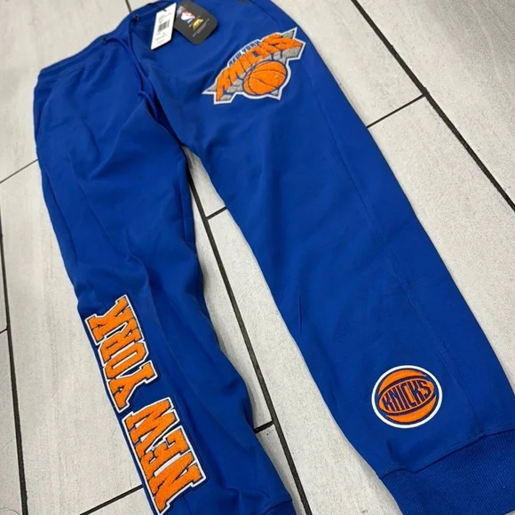 Pro Standard New York Knicks Blue Joggers - Picture 7 of 10